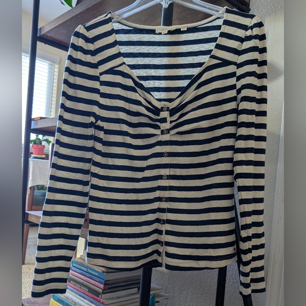 Navy/Ecru Stretch Top